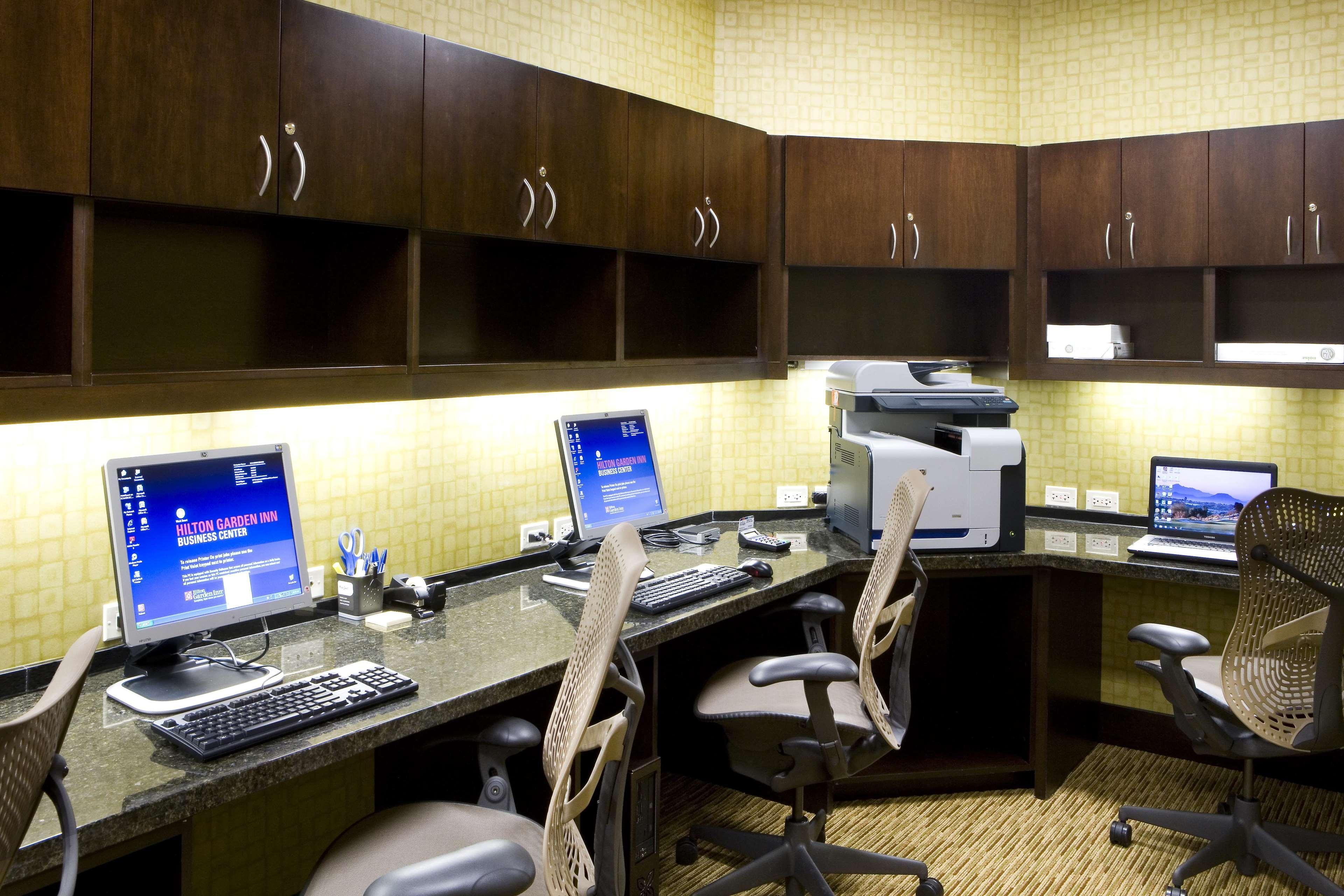 Hilton Garden Inn Shirlington Арлінгтон Екстер'єр фото
