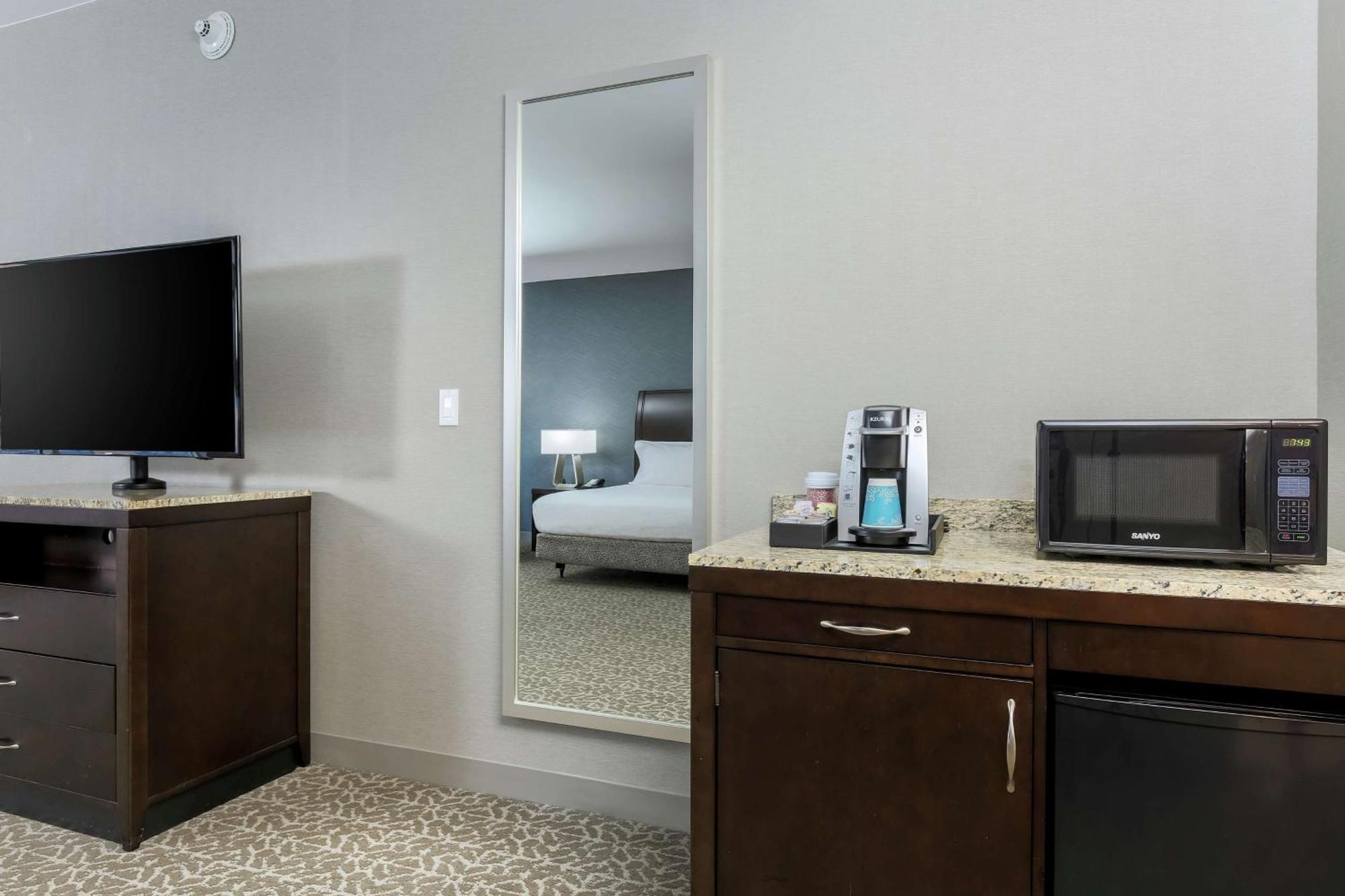 Hilton Garden Inn Shirlington Арлінгтон Екстер'єр фото