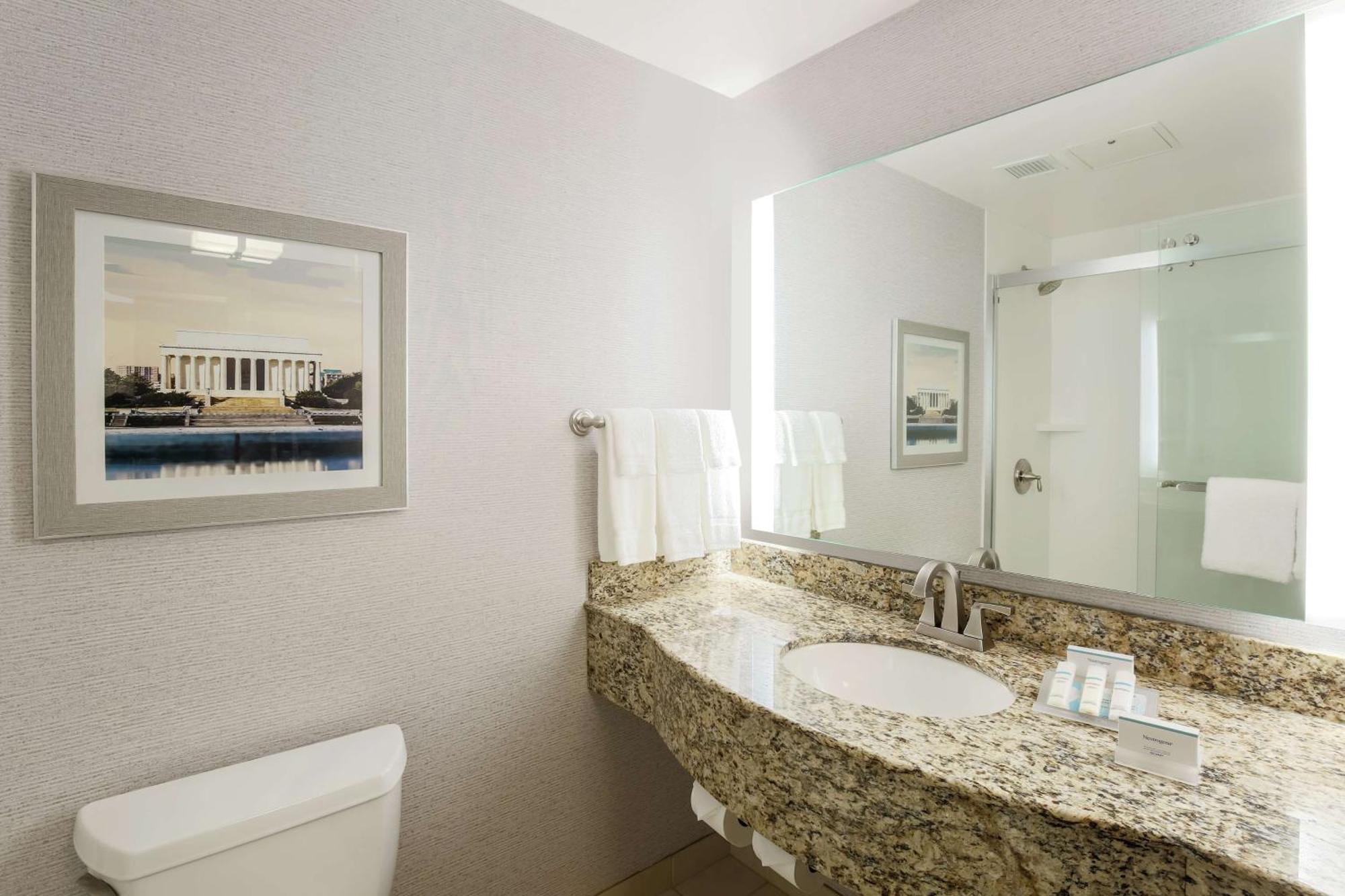 Hilton Garden Inn Shirlington Арлінгтон Екстер'єр фото